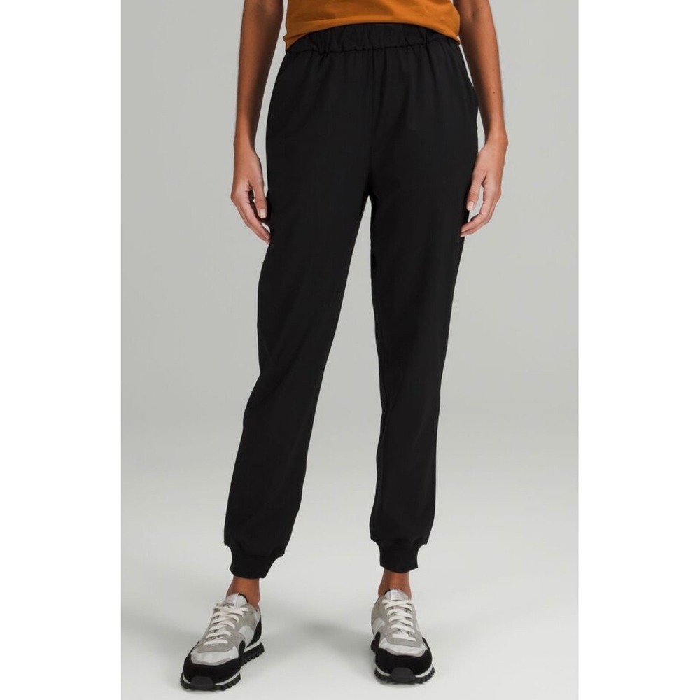 Lululemon Beyond the Studio Stretch High-Rise Jogger Size 0